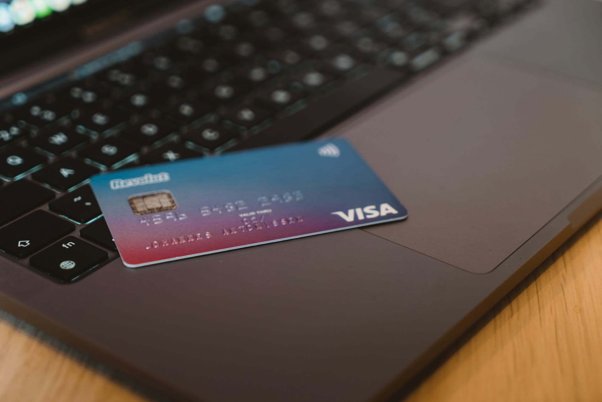 Cartes crypto : 705,5 millions de dollars depenses en juillet 2026, un record mensuel historique sur cinq mois consecutifs de hausse