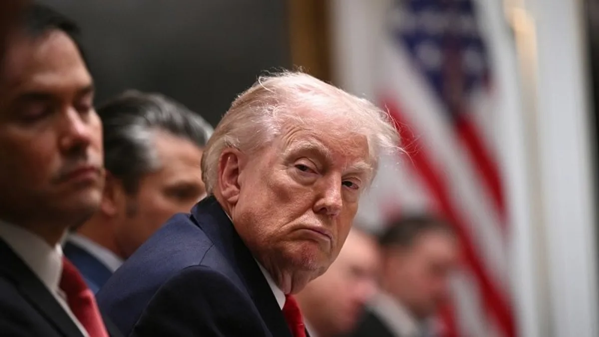 Trump accuse ExxonMobil et Chevron de profits excessifs sur la pénurie et exige une baisse des prix à la pompe