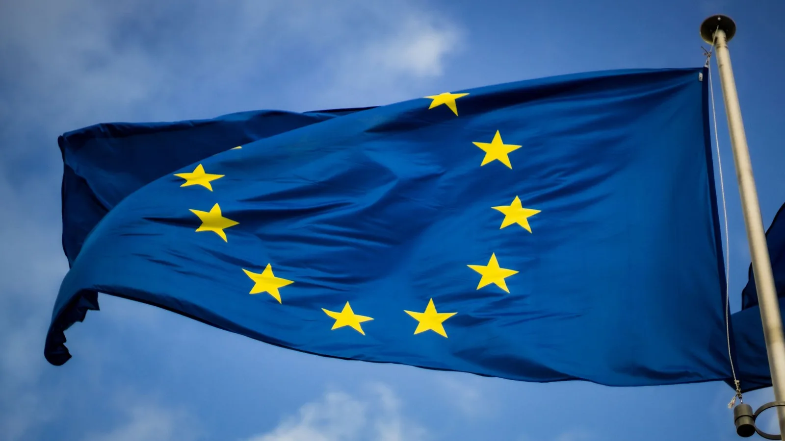 MiCA : plus de 1 700 prestataires crypto sans agrément dans l'UE contraints de fermer depuis le 1er juillet 2026, des fraudeurs profitent de la transition