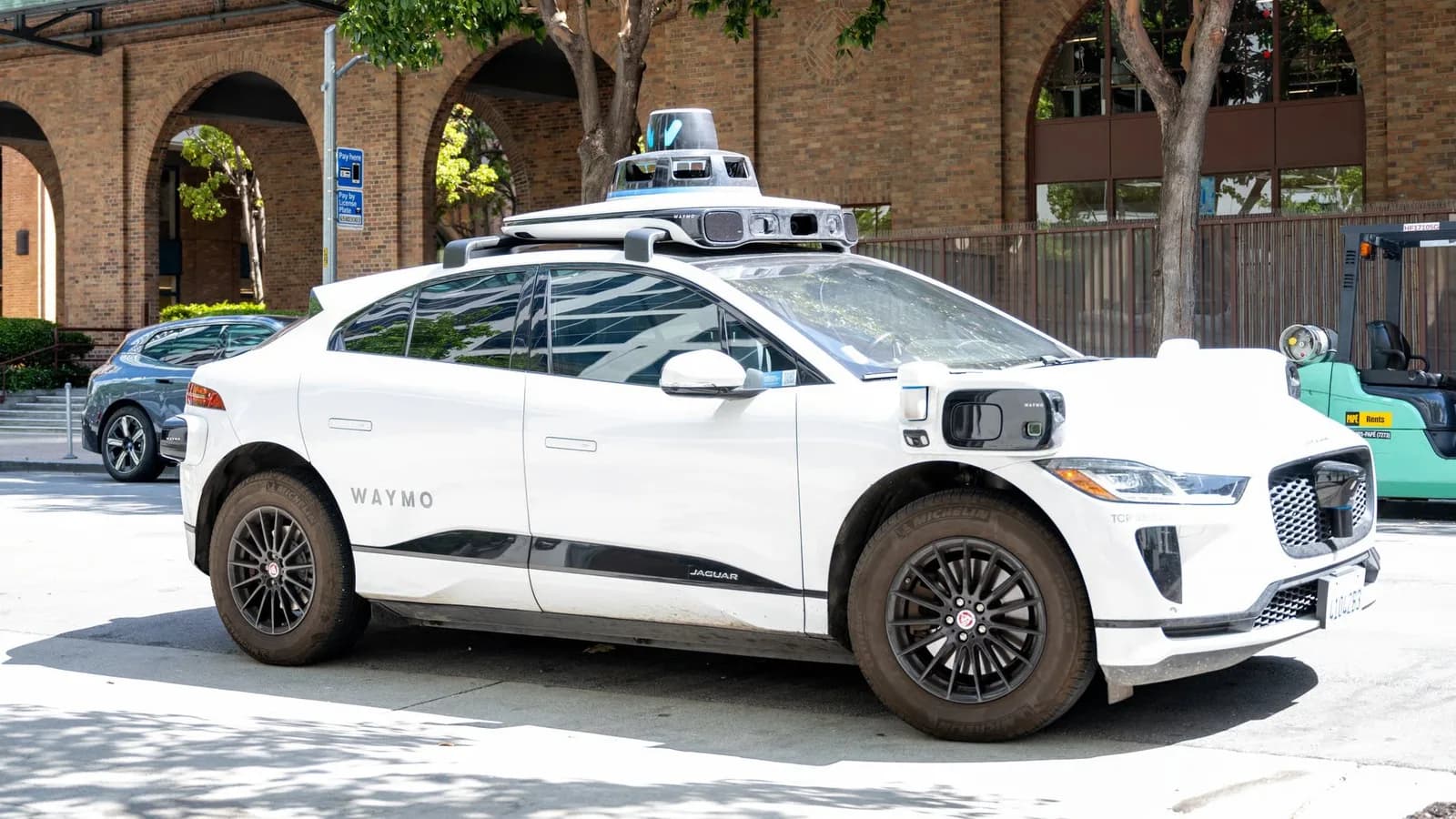 Cybercab à 0,12 € du kilomètre : Tesla vise un coût inférieur à la voiture personnelle en France