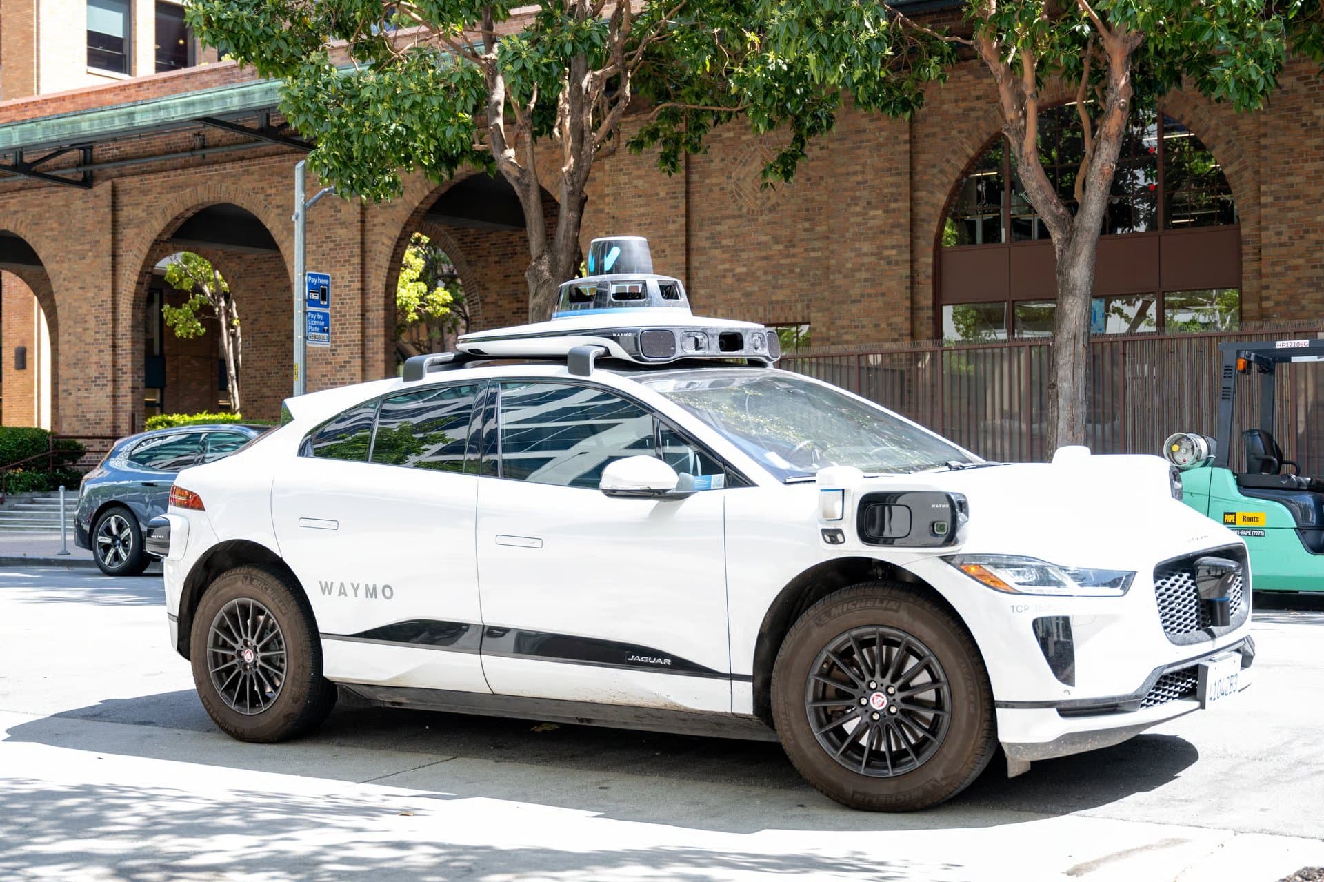 Cybercab à 0,12 € du kilomètre : Tesla vise un coût inférieur à la voiture personnelle en France
