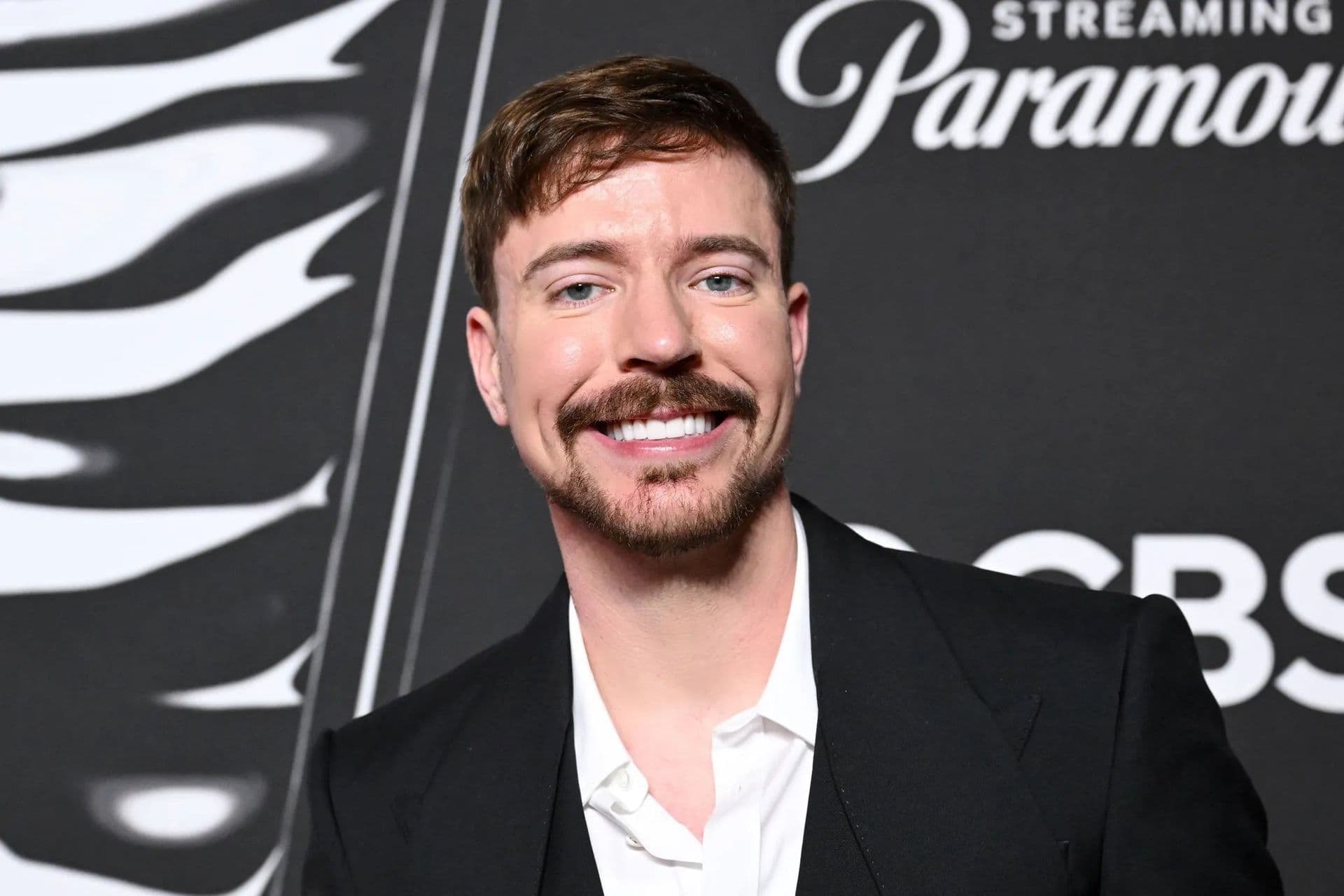 MrBeast annonce 10 millions de dollars et 1 000 heures de travail pour sa prochaine vidéo YouTube