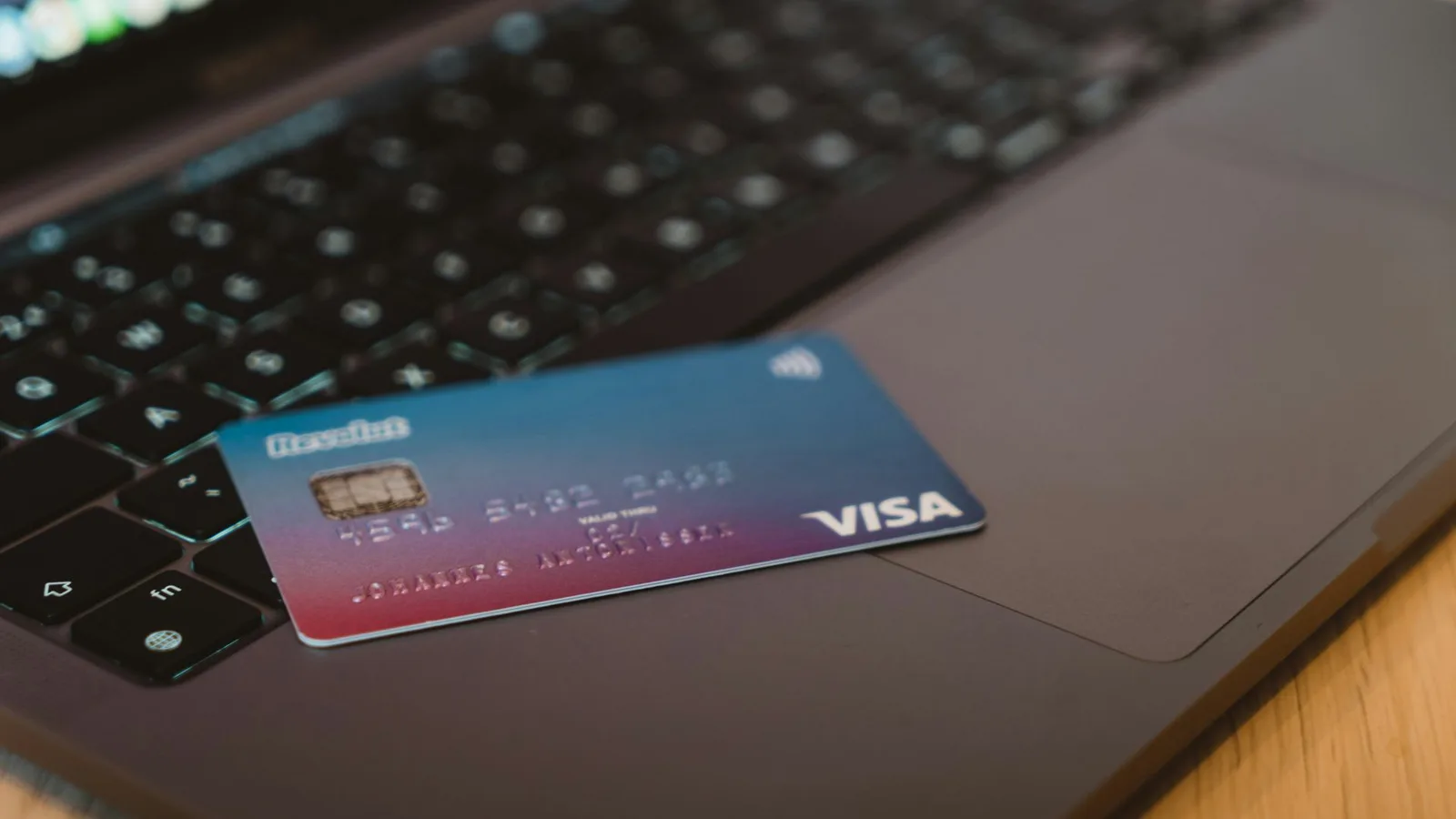 Cartes crypto : 705,5 millions de dollars depenses en juillet 2026, un record mensuel historique sur cinq mois consecutifs de hausse