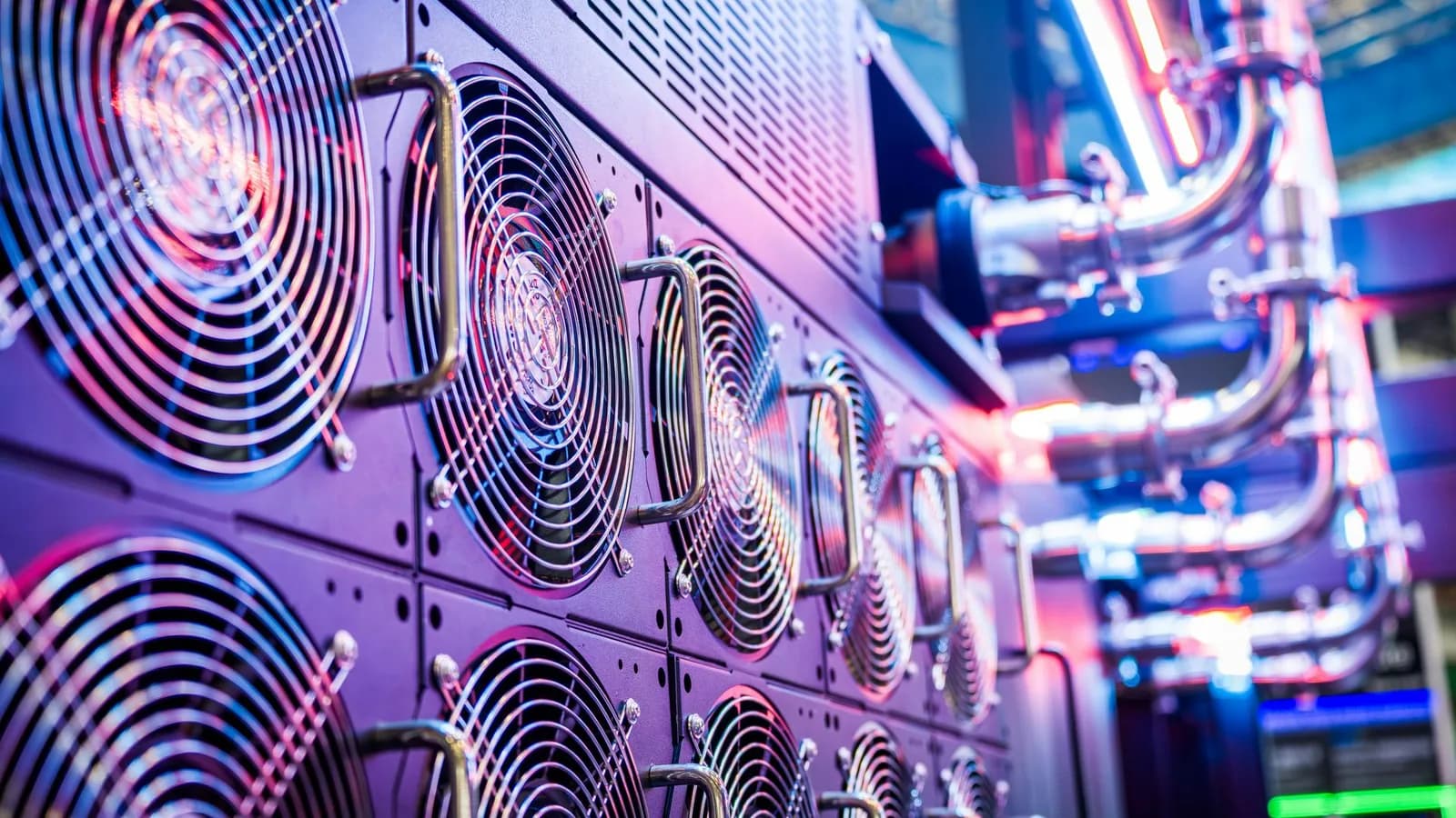 Hut 8 chute de 8% en bourse après un chiffre d'affaires Q2 de 74,9 M$ sous le consensus, malgré un pipeline IA de 8,7 GW