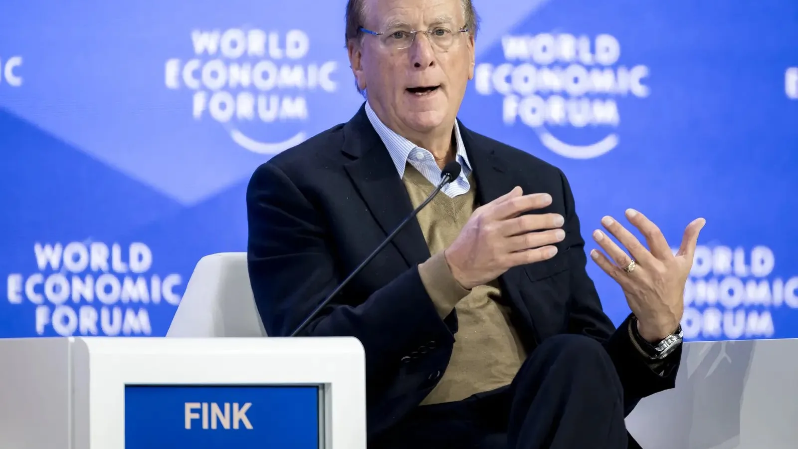 BlackRock voit un découplage bitcoin/actions : 853,5 millions de dollars d'entrées nettes sur les ETF spot en une semaine