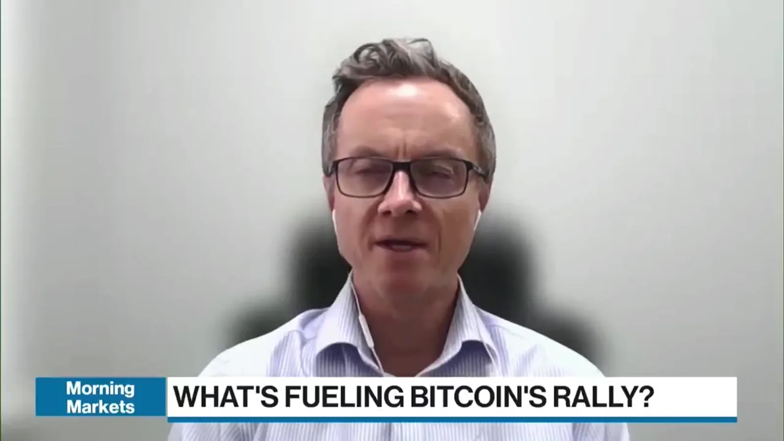 Standard Chartered compare la situation actuelle de Bitcoin à la crise SVB de mars 2023 et vise 100 000 dollars d'ici fin d'année